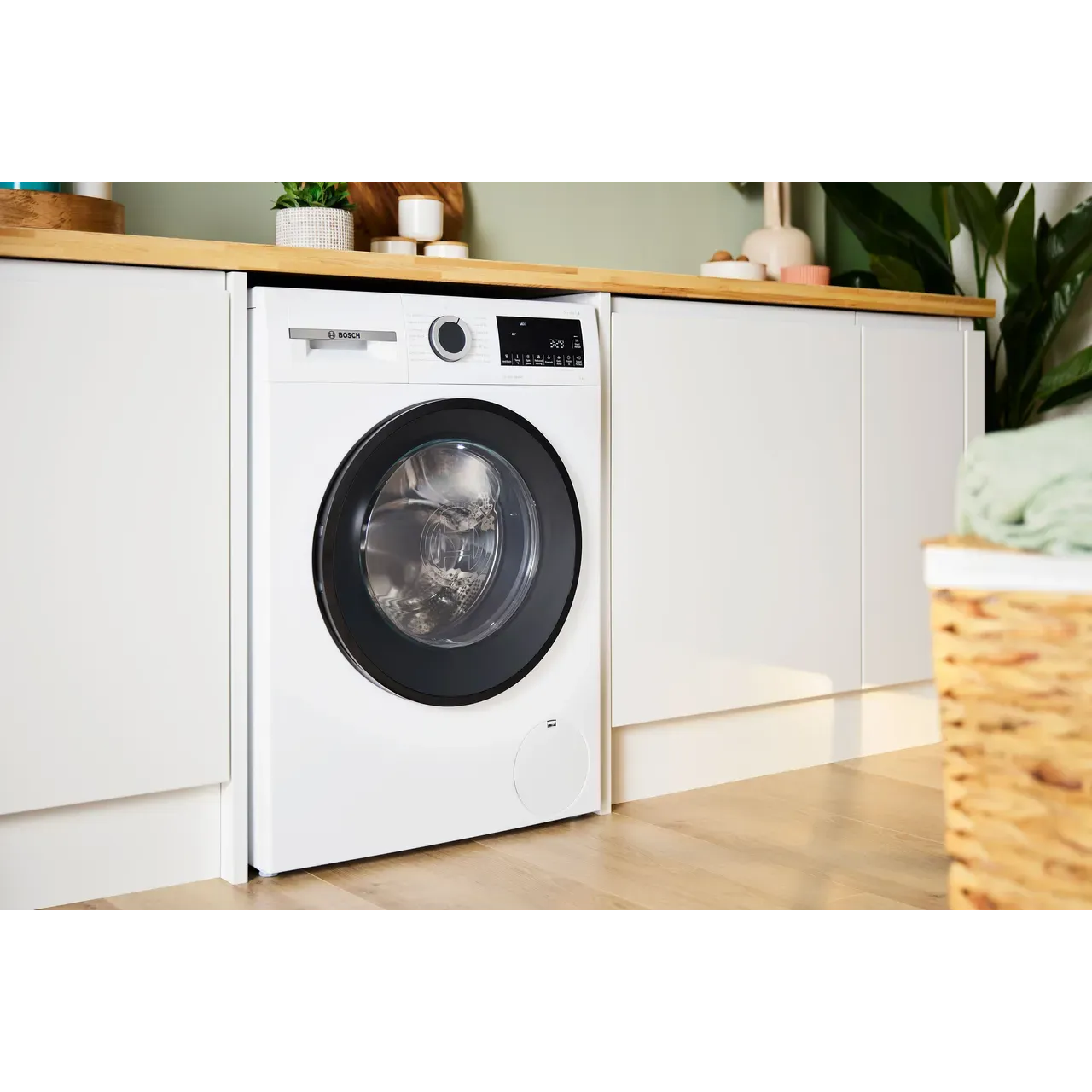 Bosch Series 6 WGG24400GB 9kg 1400RPM A Rated energy-efficient washing machine in white front view